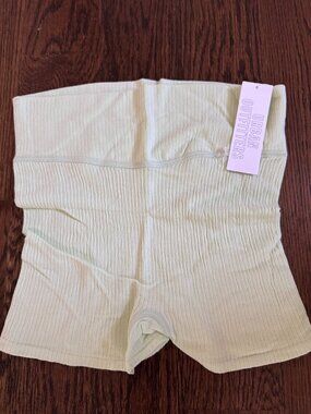 URBAN OUTFITTERS DIANNA SEAMLESS RIBBED SHORTS SIZE M/L